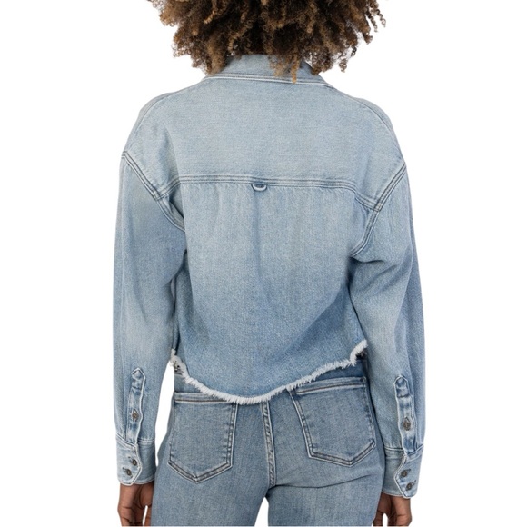 KUT from the Kloth NWT Stormi Raw Hem Medium Wash Crop Denim Shirt Jacket - Picture 6 of 14